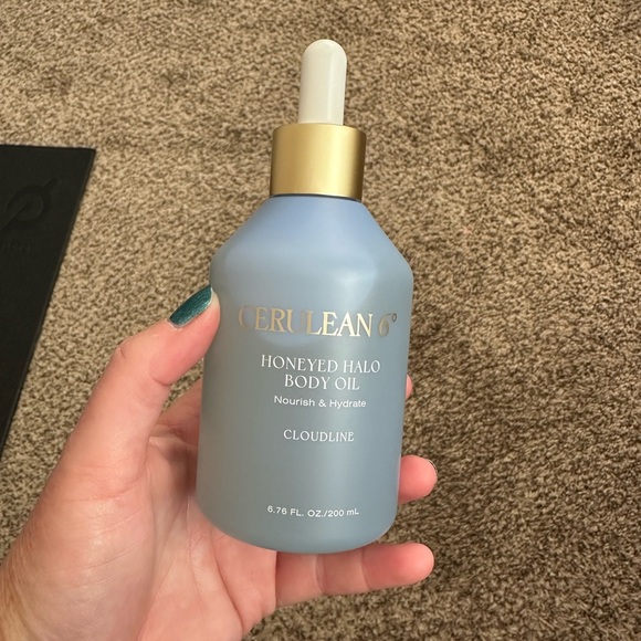 Cerulean 6 Honeyed Halo Body Oil in Cloudline - Picture 1 of 5
